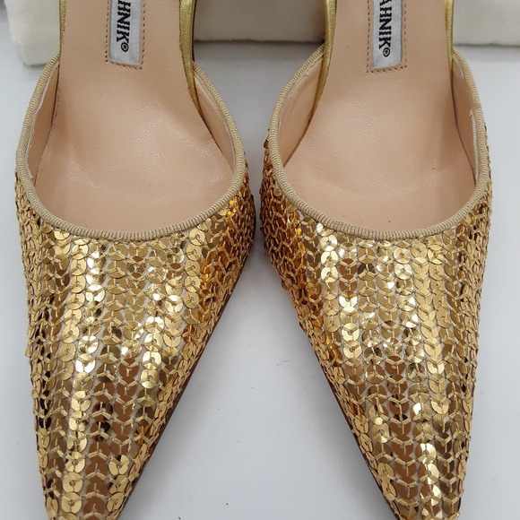 Manolo Blahnik sequined sling back heel - Picture 3 of 8